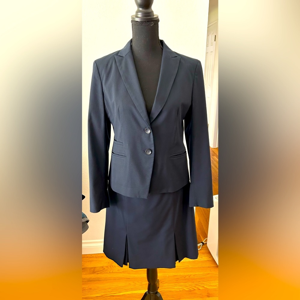 Ann Taylor Women’s Skirt/Pant Suit